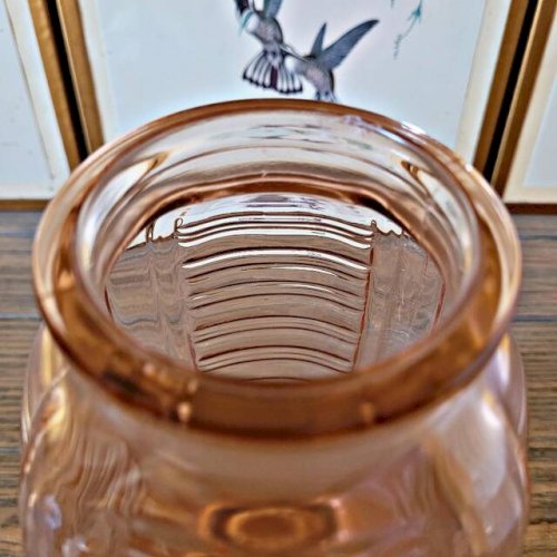 Vase style art déco en verre couleur saumon