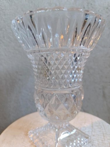 vase style medicis en cristal taille en bon etat