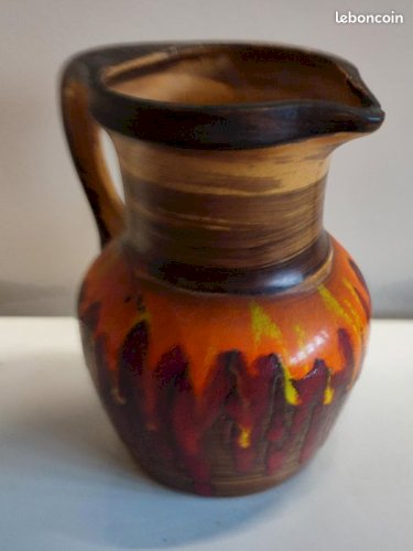 Vase style pichet ancien signé St clement en bon etat (made in chiner )