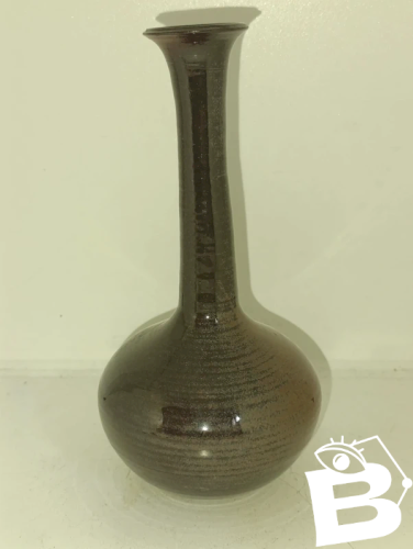 vase style soliflore signé couleur marron tigré en bon etat