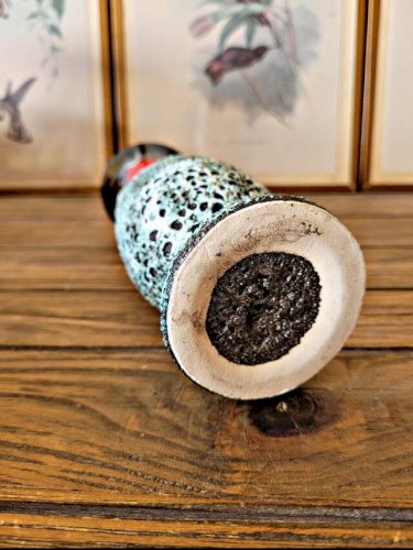 Vase style Vallauris Fat Lava, couleur rouge, noir et vert