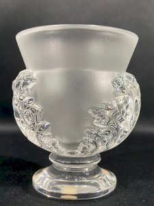 Pedestal vase with leaf decoration signed LALIQUE Saint-Cloud possible pair