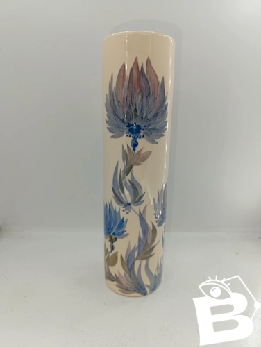 vase tube breton signé Youen à decor floral en bon etat