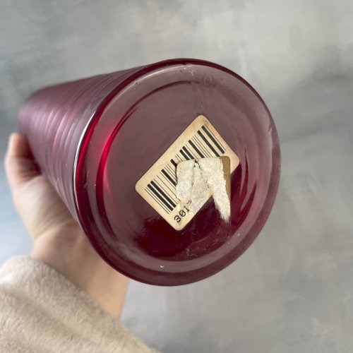 Vase tube en verre rouge MIKASA modèle EKLO Haut.~29.8cm