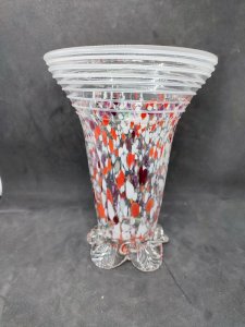 Vase typique style murano avec incrustation de couleur en bon etat