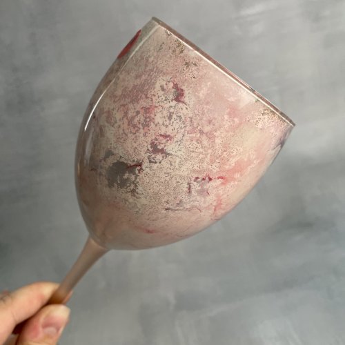 Vase verre à pied laque Jean Noel Bouillet verre laqué rose argenté Haut.~20.5cm