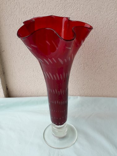 Vase verre rouge