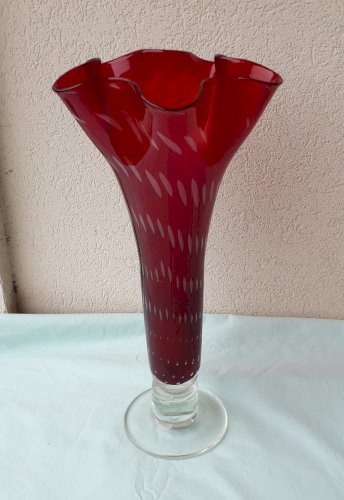 Vase verre rouge