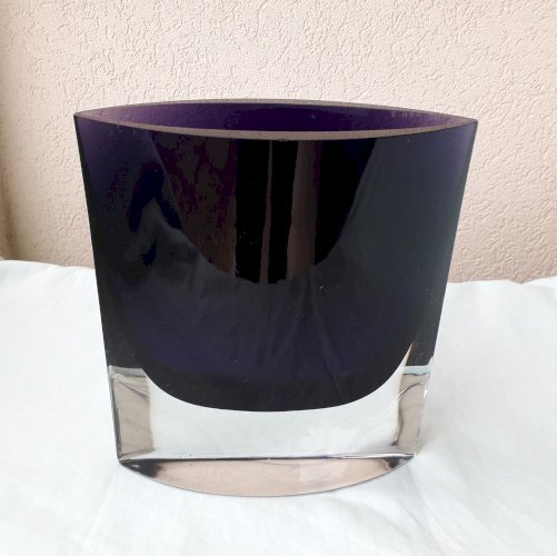 Vase verre violet