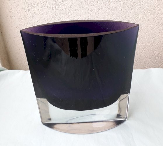 Vase verre violet