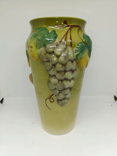 vase vintage à decor fruitier peint main en bon etat