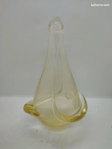 Vintage vase attributed to Frantisek Zemek for Mstisov Glassworks in good condition.