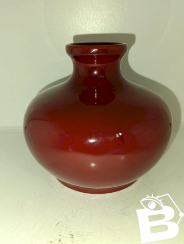 vase vintage boule couleur sang de boeuf marque Motion? en bon etat