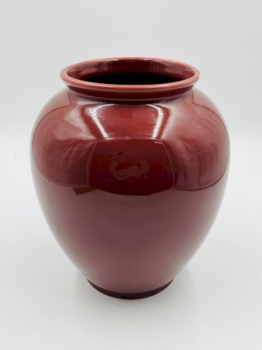 Vase vintage en céramique émaillée rouge bordeaux