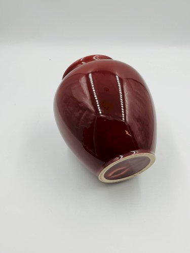 Vase vintage en céramique émaillée rouge bordeaux