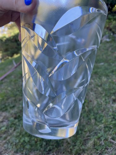 Vase vintage en cristal taillé – Décor de feuilles entrelacées – 21 cm – 3 kg