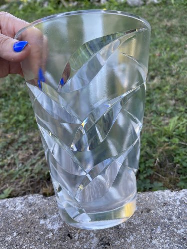 Vase vintage en cristal taillé – Décor de feuilles entrelacées – 21 cm – 3 kg