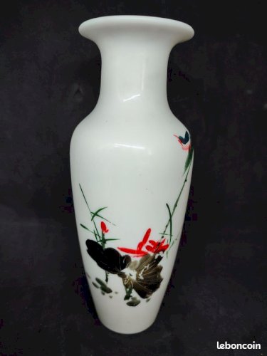 Vase vintage en opaline à decor floral en bon etat (made in chiner)