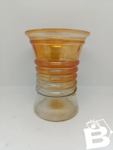 vase vintage en verre de couleur orange marque ADP  en bon etat
