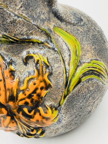 Vase vintage floral en relief
