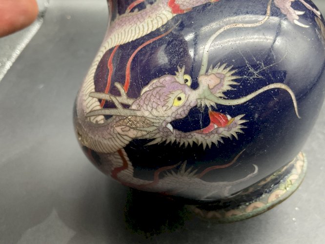 VASES CLOISONNÉS ÉMAILLÉS Japon DRAGON a trois griffes meiji ( 1868-1912 )