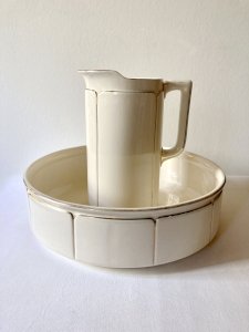 Wash basin and pitcher made of Sarreguemines faience