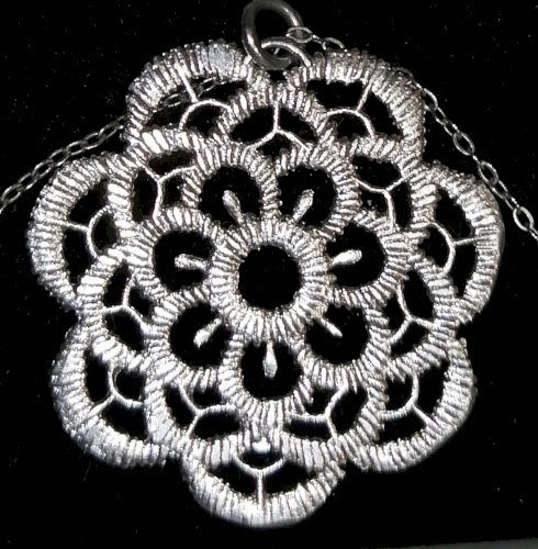Vends pendentif et/ou collier femme Vends chaine et pendentif femme
