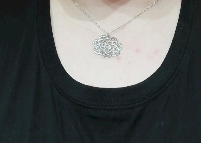 Vends pendentif et/ou collier femme Vends chaine et pendentif femme