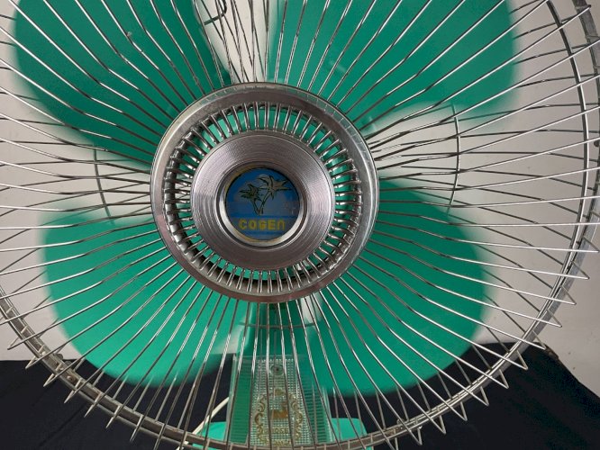 Ventilateur Design Vintage lampe Mercedes 280 SEL .