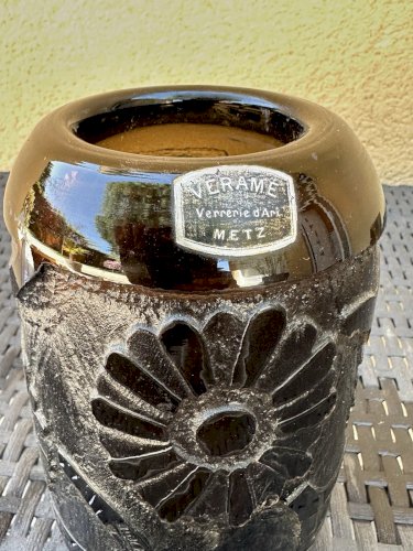 VERAME : VASE EN VERRE DÉGAGÉ À L’ACIDE DECOR DE FLEURS 17 CM METZ