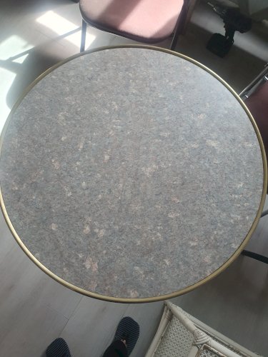 Véritable table de bistrot vintage, pied en fonte, plateau décor marbre