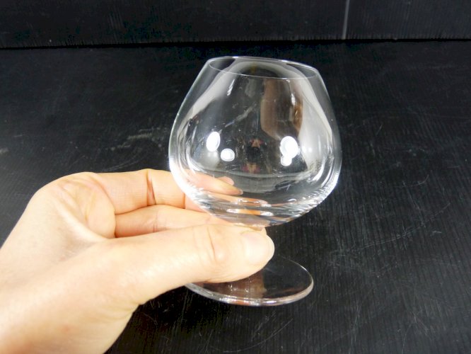 Verre à cognac cristal de Sèvres signé, H - 8,5 cm TBE