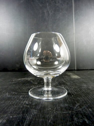 Verre à cognac cristal de Sèvres signé, H - 8,5 cm TBE