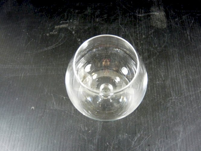 Verre à cognac cristal de Sèvres signé, H - 8,5 cm TBE