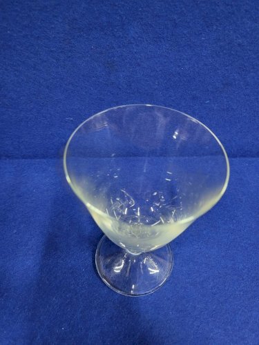 VERRE A EAU EN CRISTAL DAUM FRANCE