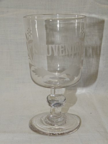 -VERRE A PIED ANCIEN EN VERRE SOUVENIR FEUILLES & FLEURS Dégagé acide   D