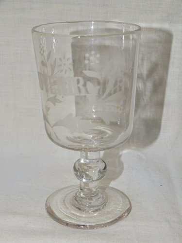 -VERRE A PIED ANCIEN EN VERRE SOUVENIR FEUILLES & FLEURS Dégagé acide   D
