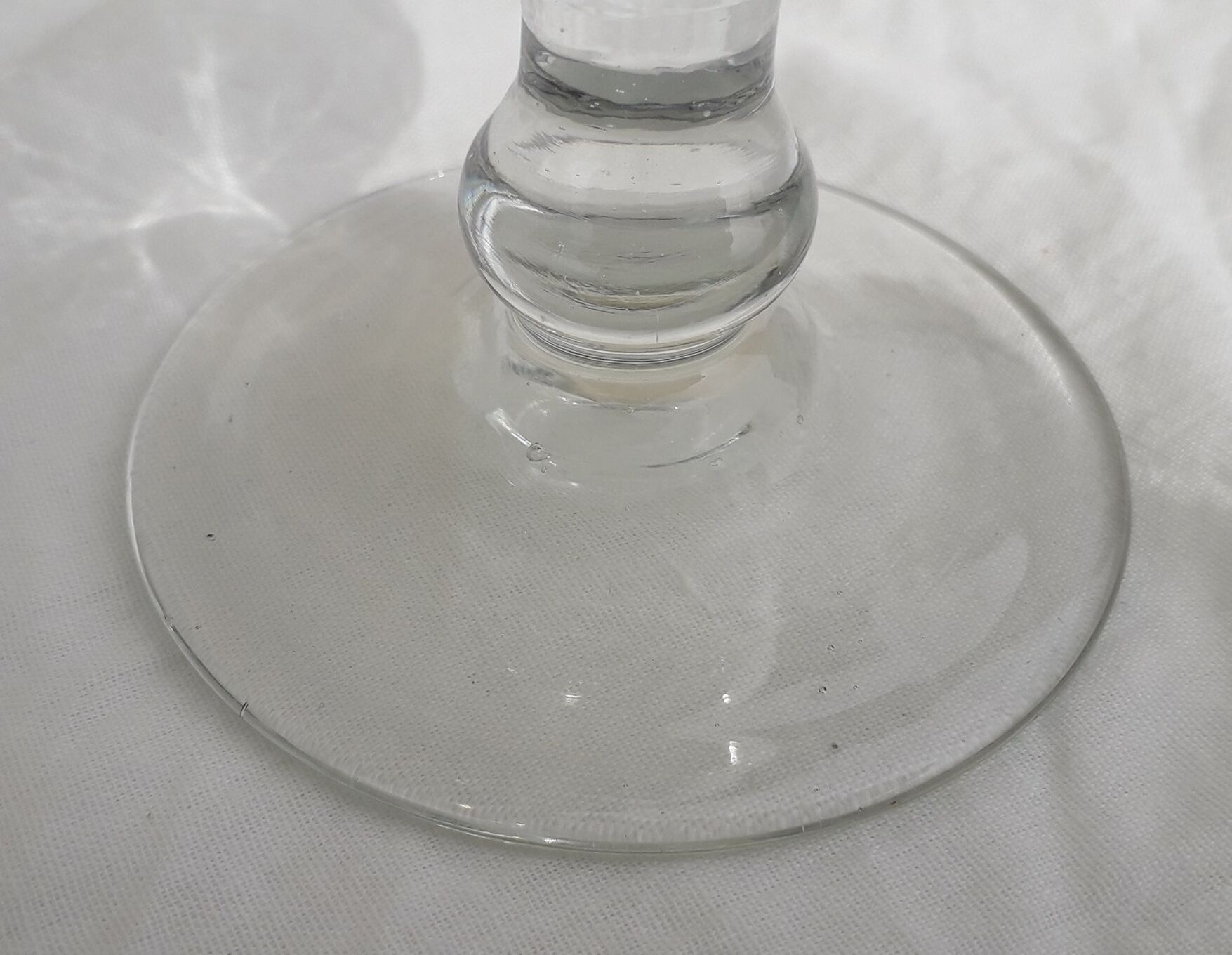 Verre à pied bullé Transparent Vendu