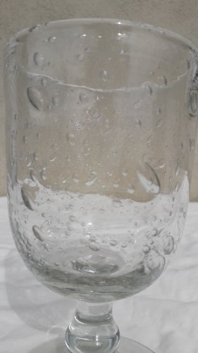 Verre à pied bullé