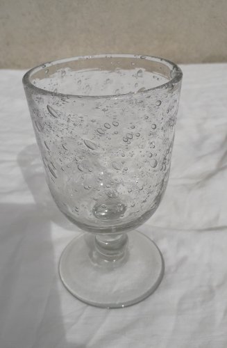 Verre à pied bullé