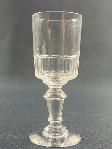 Verre à pied en verre XIXe pour cave à liqueur