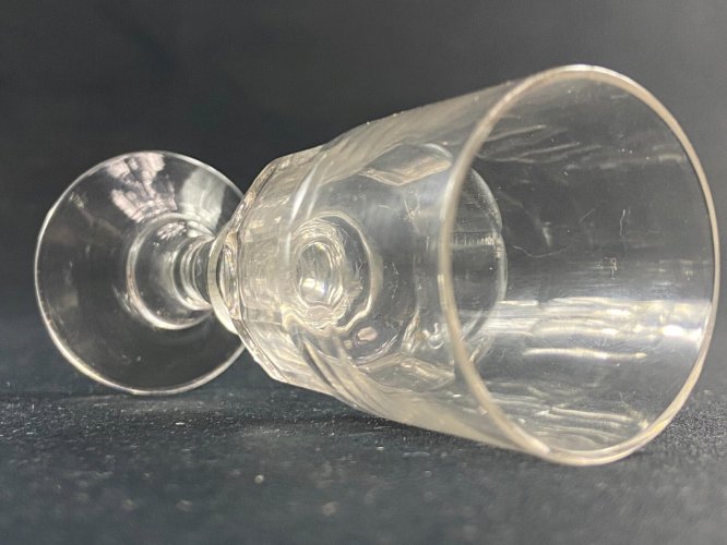 Verre à pied en verre XIXe pour cave à liqueur