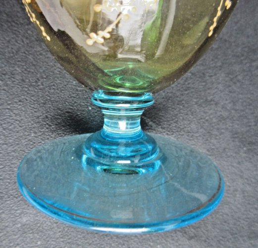 Verre à pied George SAND buvant ambre émaillé à l'or, pied bleu