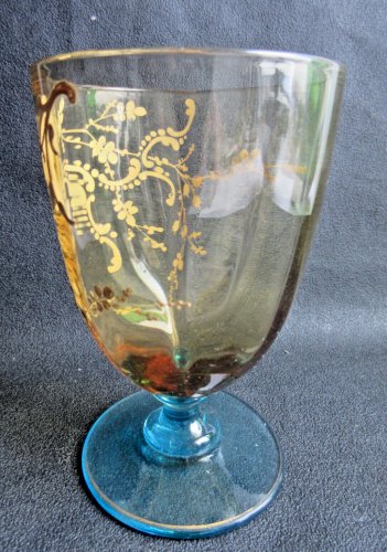 Verre à pied George SAND buvant ambre émaillé à l'or, pied bleu