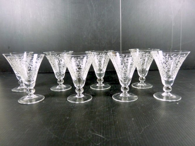 Verre à porto cristal gravé à la main style Baccarat Michelangelo pas signé