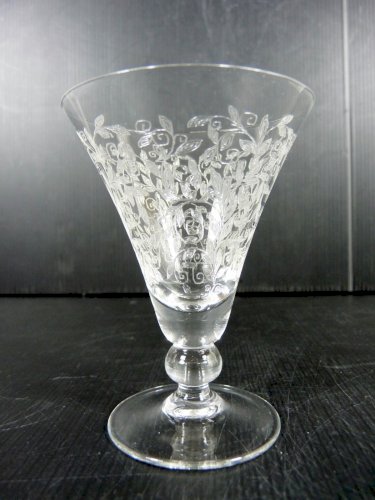Verre à porto cristal gravé à la main style Baccarat Michelangelo pas signé