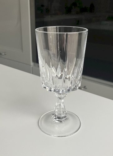 verre a vin blanc Cristal d'Arques modele Louvre hauteur 12,5 cm
