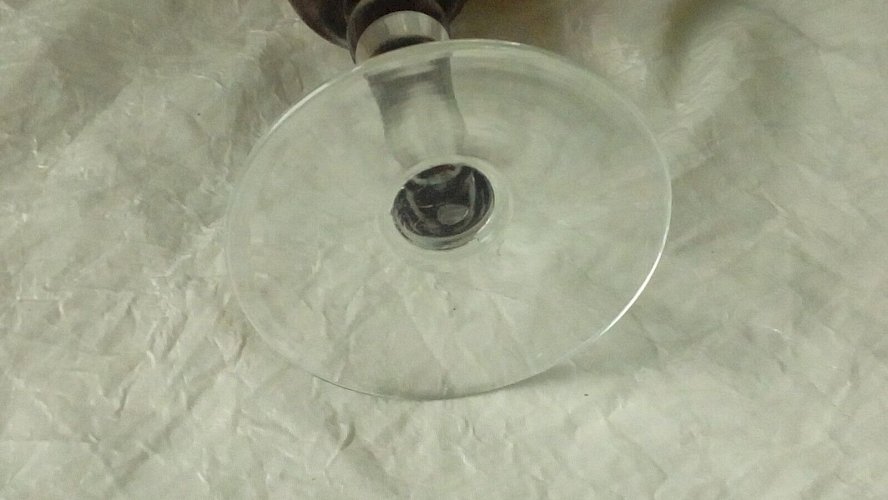 VERRE A VIN CRISTAL TAILLE DE LORRAINE OU BOHEME *