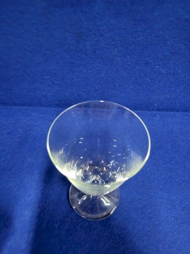 VERRE A VIN EN CRISTAL DAUM FRANCE