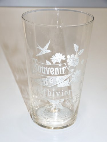-VERRE ANCIEN VERRE Soufflé SOUVENIR de PITHIVIERS marqué Importé au bas   D
